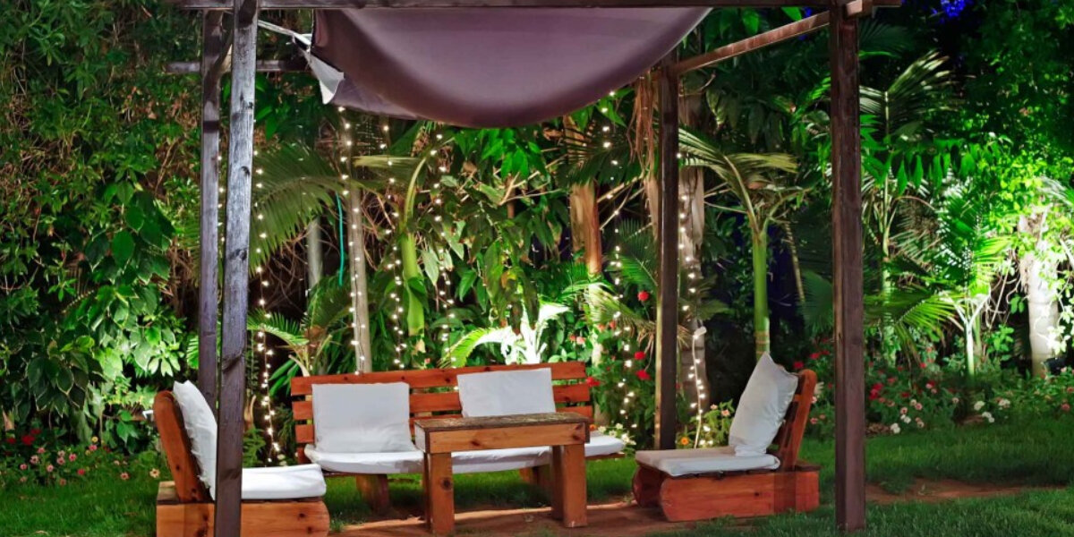 Garden Party Fun: Lighting Creates Atmosphere